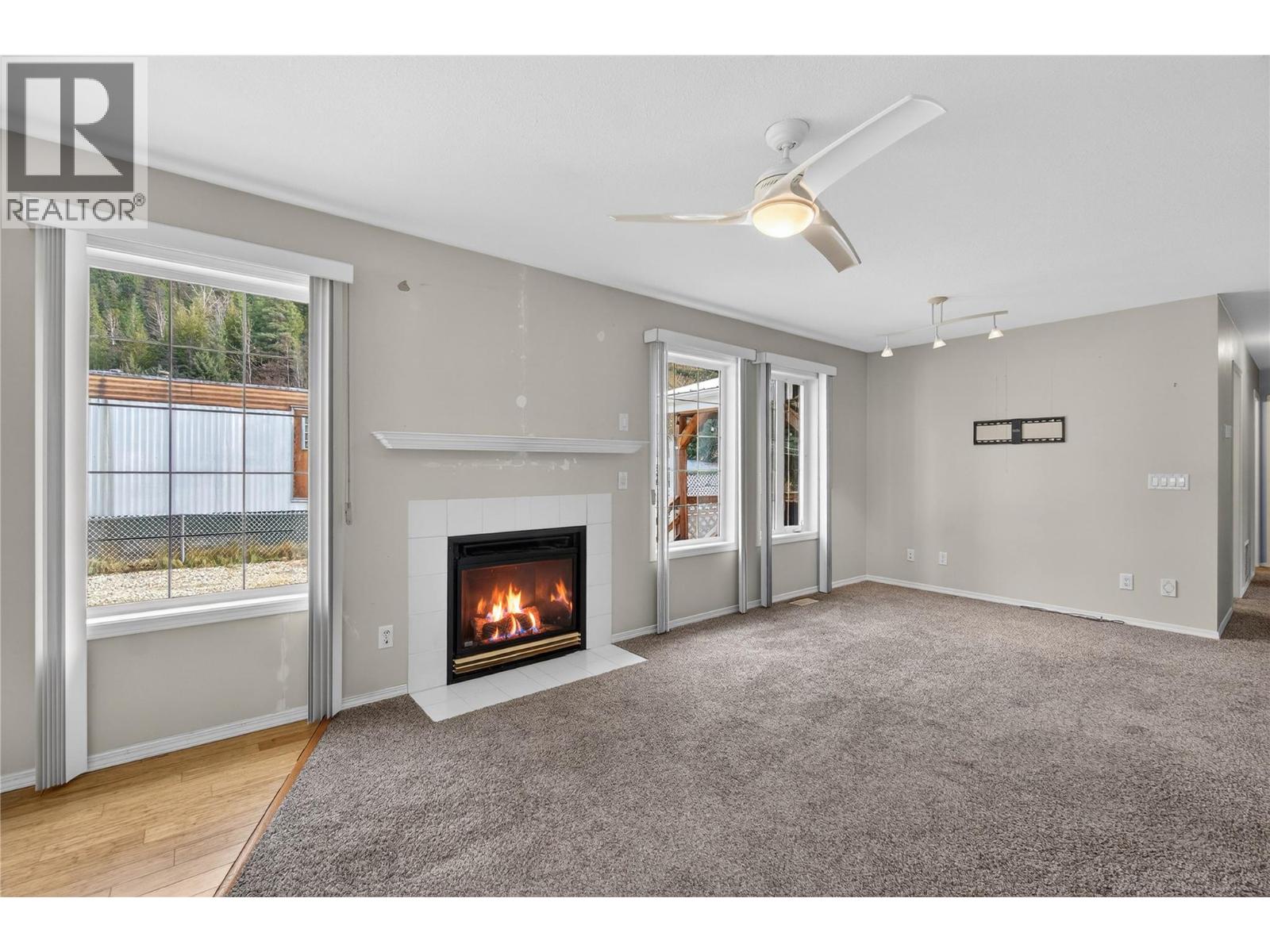 5 HIGHWAY 97A SICAMOUS Sicamous Creek Mobile Home Park Creek Unit# 11, Sicamous