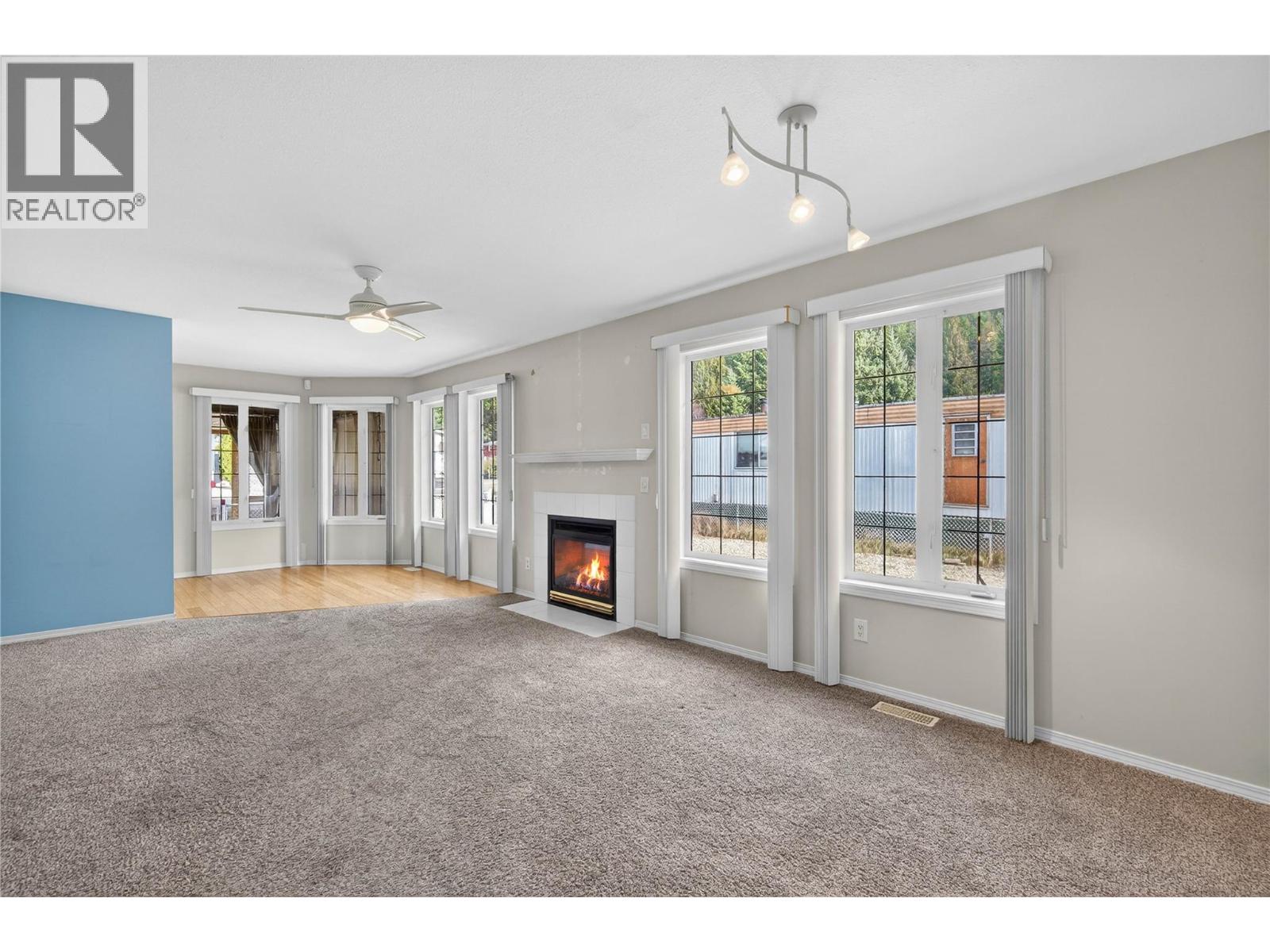 5 HIGHWAY 97A SICAMOUS Sicamous Creek Mobile Home Park Creek Unit# 11, Sicamous