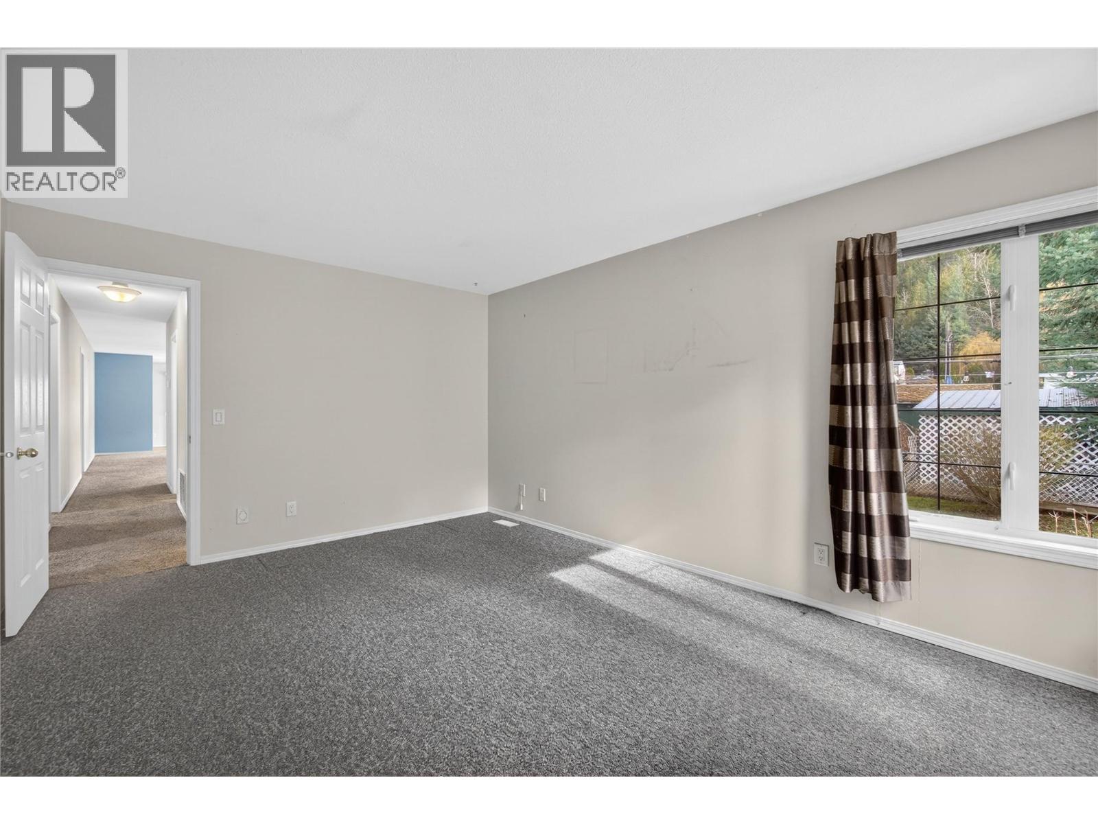 5 HIGHWAY 97A SICAMOUS Sicamous Creek Mobile Home Park Creek Unit# 11, Sicamous