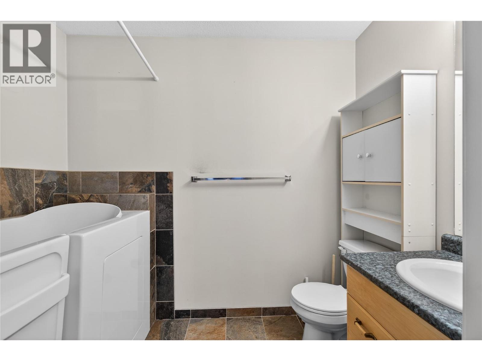 5 HIGHWAY 97A SICAMOUS Sicamous Creek Mobile Home Park Creek Unit# 11, Sicamous