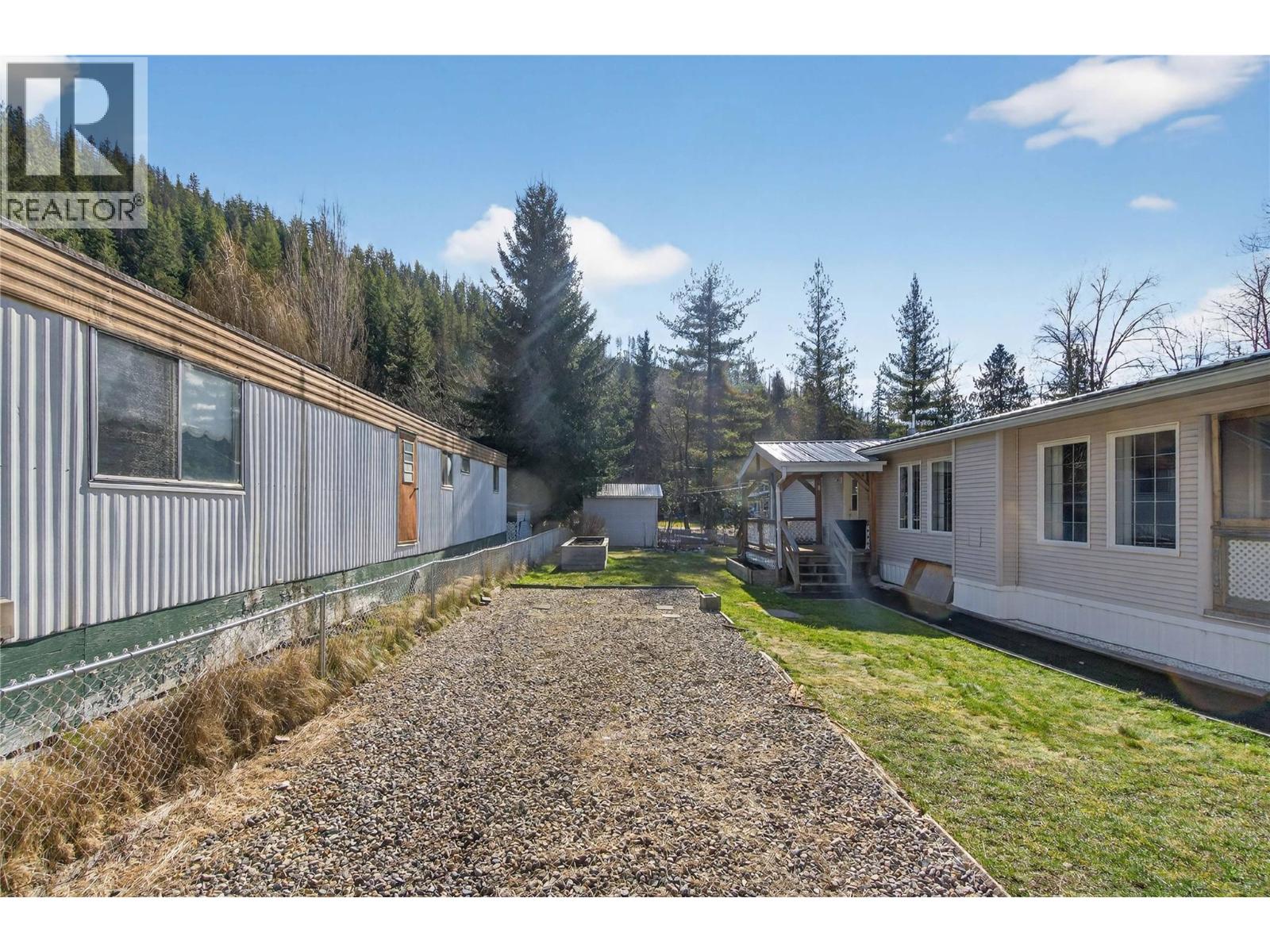 5 HIGHWAY 97A SICAMOUS Sicamous Creek Mobile Home Park Creek Unit# 11, Sicamous