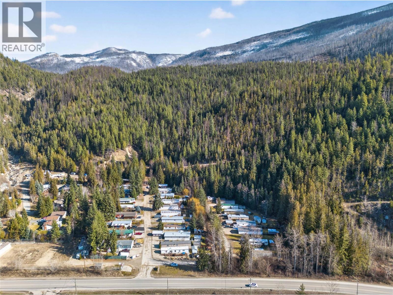 5 HIGHWAY 97A SICAMOUS Sicamous Creek Mobile Home Park Creek Unit# 11, Sicamous