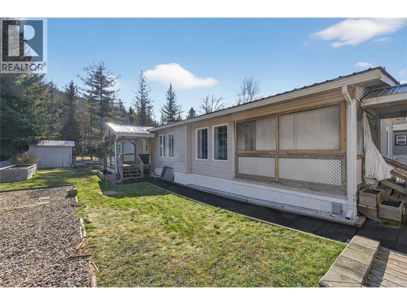 5 HIGHWAY 97A SICAMOUS Sicamous Creek Mobile Home Park Creek Unit# 11, Sicamous