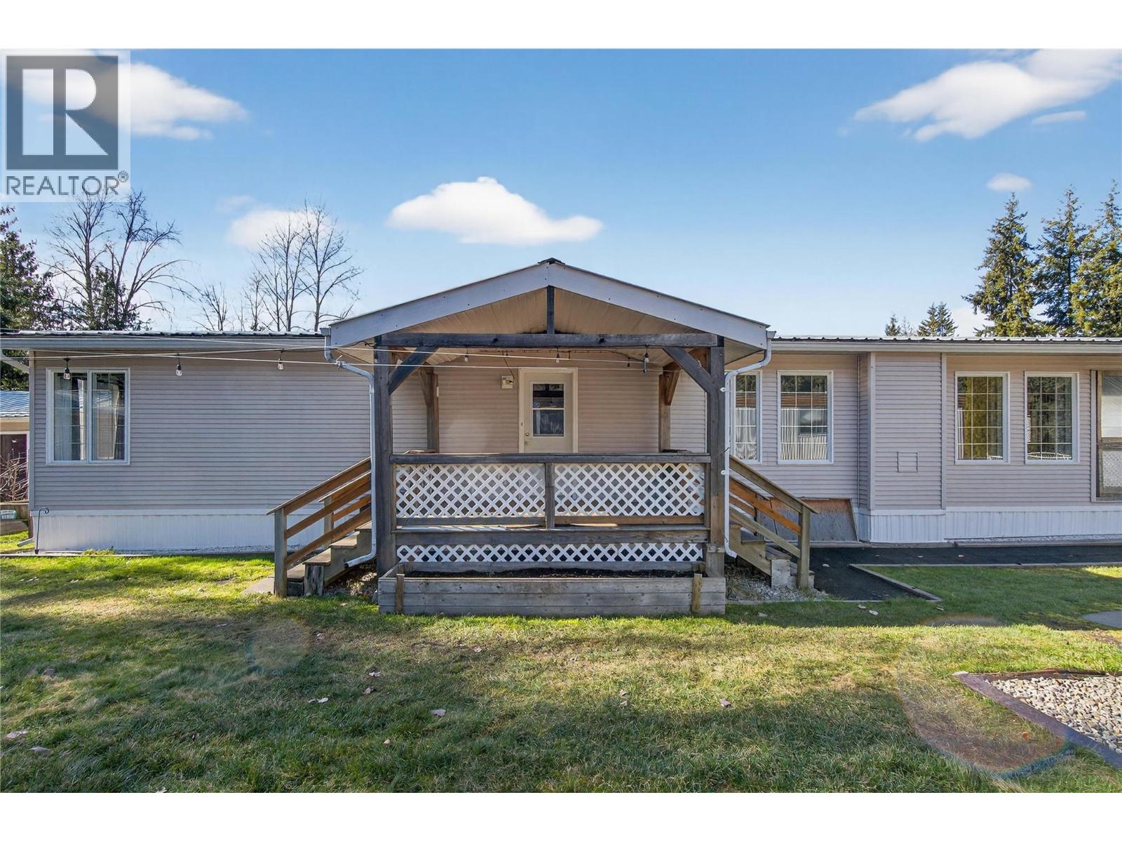 5 HIGHWAY 97A SICAMOUS Sicamous Creek Mobile Home Park Creek Unit# 11, Sicamous