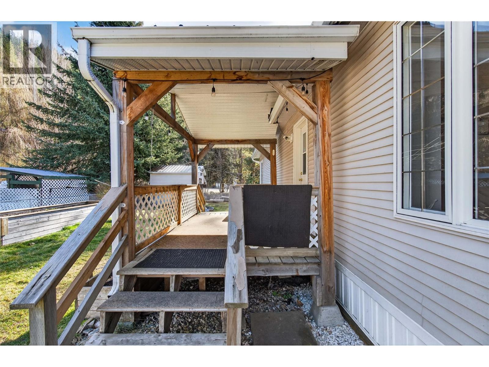 5 HIGHWAY 97A SICAMOUS Sicamous Creek Mobile Home Park Creek Unit# 11, Sicamous