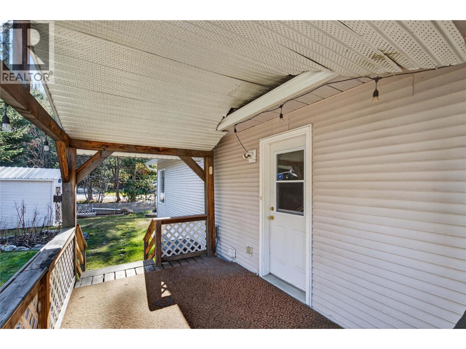 5 HIGHWAY 97A SICAMOUS Sicamous Creek Mobile Home Park Creek Unit# 11, Sicamous