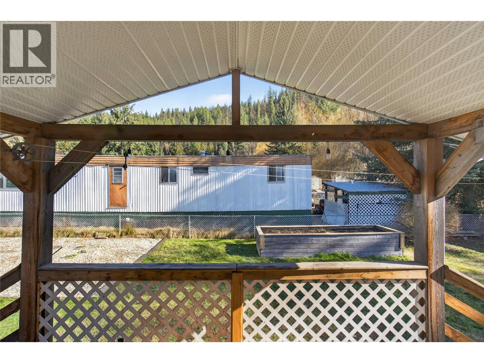 5 HIGHWAY 97A SICAMOUS Sicamous Creek Mobile Home Park Creek Unit# 11, Sicamous