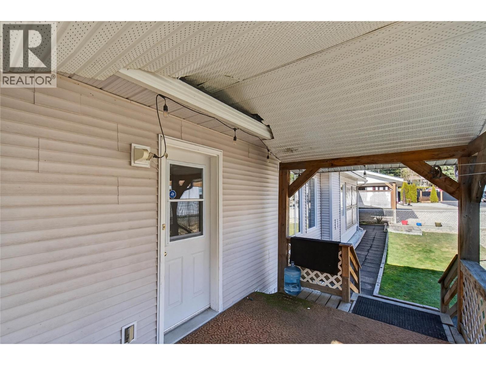 5 HIGHWAY 97A SICAMOUS Sicamous Creek Mobile Home Park Creek Unit# 11, Sicamous