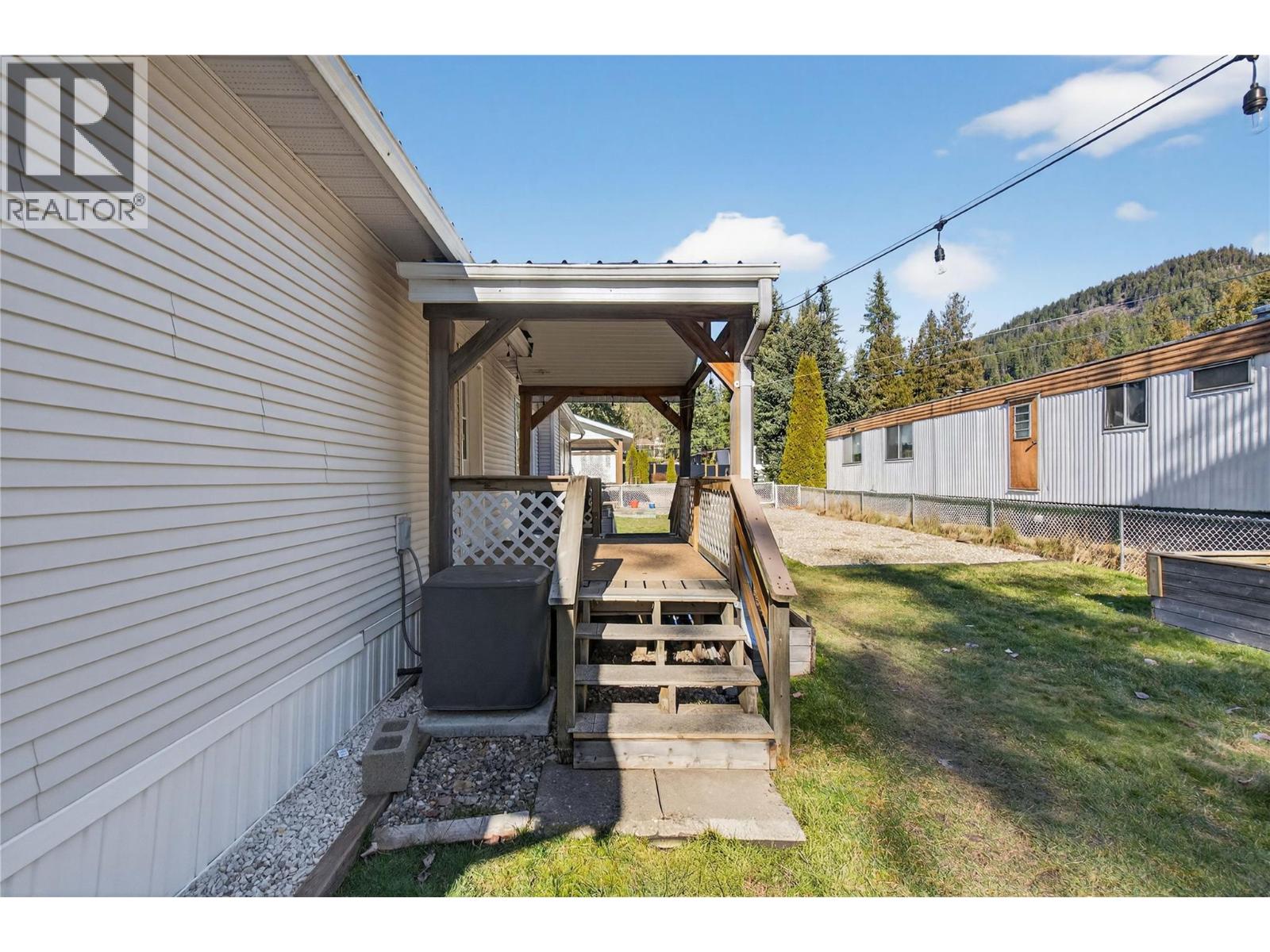 5 HIGHWAY 97A SICAMOUS Sicamous Creek Mobile Home Park Creek Unit# 11, Sicamous