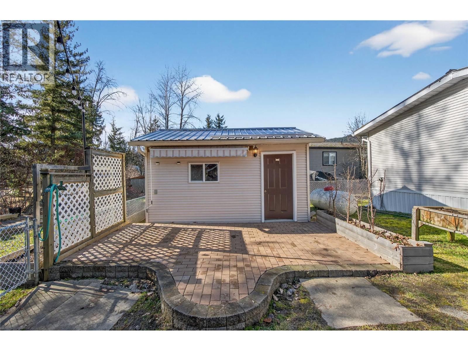 5 HIGHWAY 97A SICAMOUS Sicamous Creek Mobile Home Park Creek Unit# 11, Sicamous