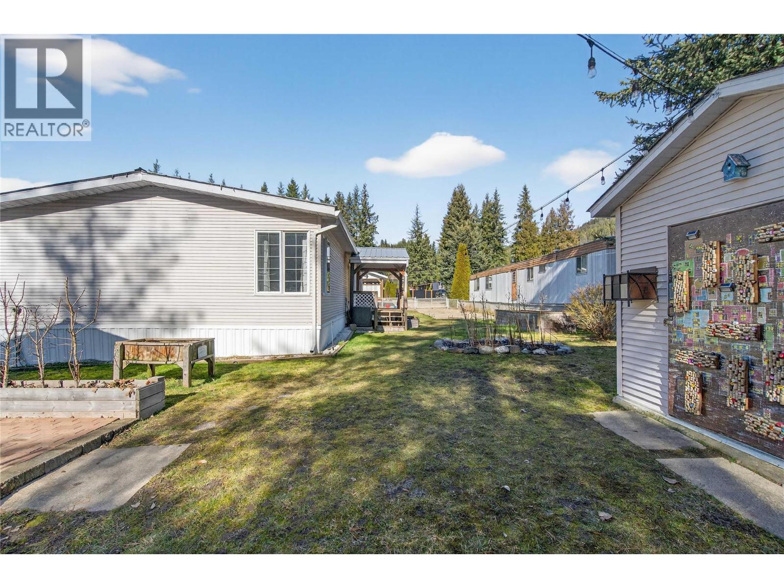 5 HIGHWAY 97A SICAMOUS Sicamous Creek Mobile Home Park Creek Unit# 11, Sicamous