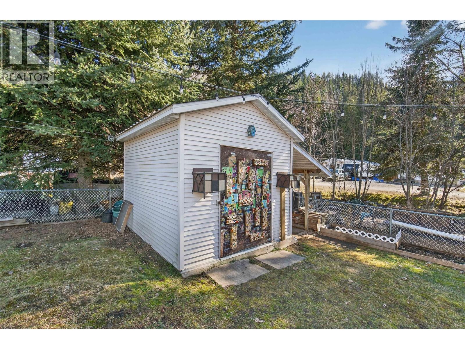 5 HIGHWAY 97A SICAMOUS Sicamous Creek Mobile Home Park Creek Unit# 11, Sicamous