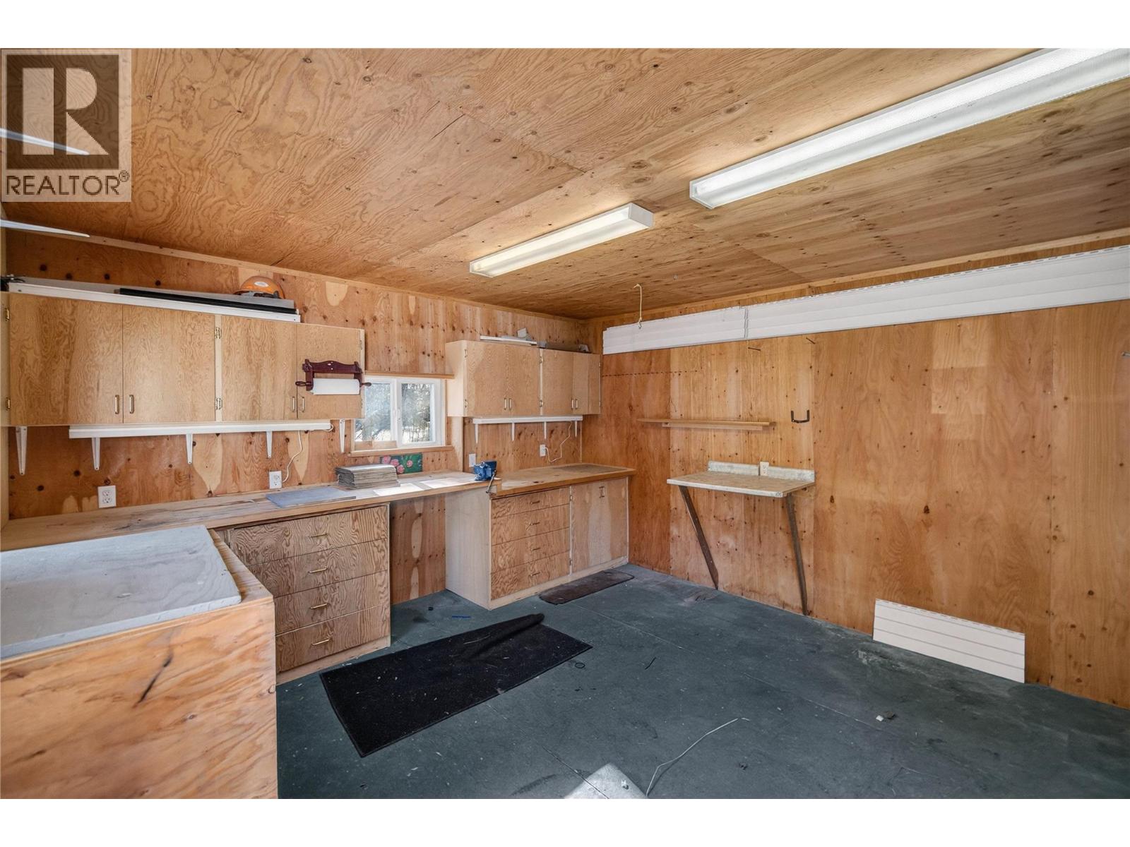 5 HIGHWAY 97A SICAMOUS Sicamous Creek Mobile Home Park Creek Unit# 11, Sicamous