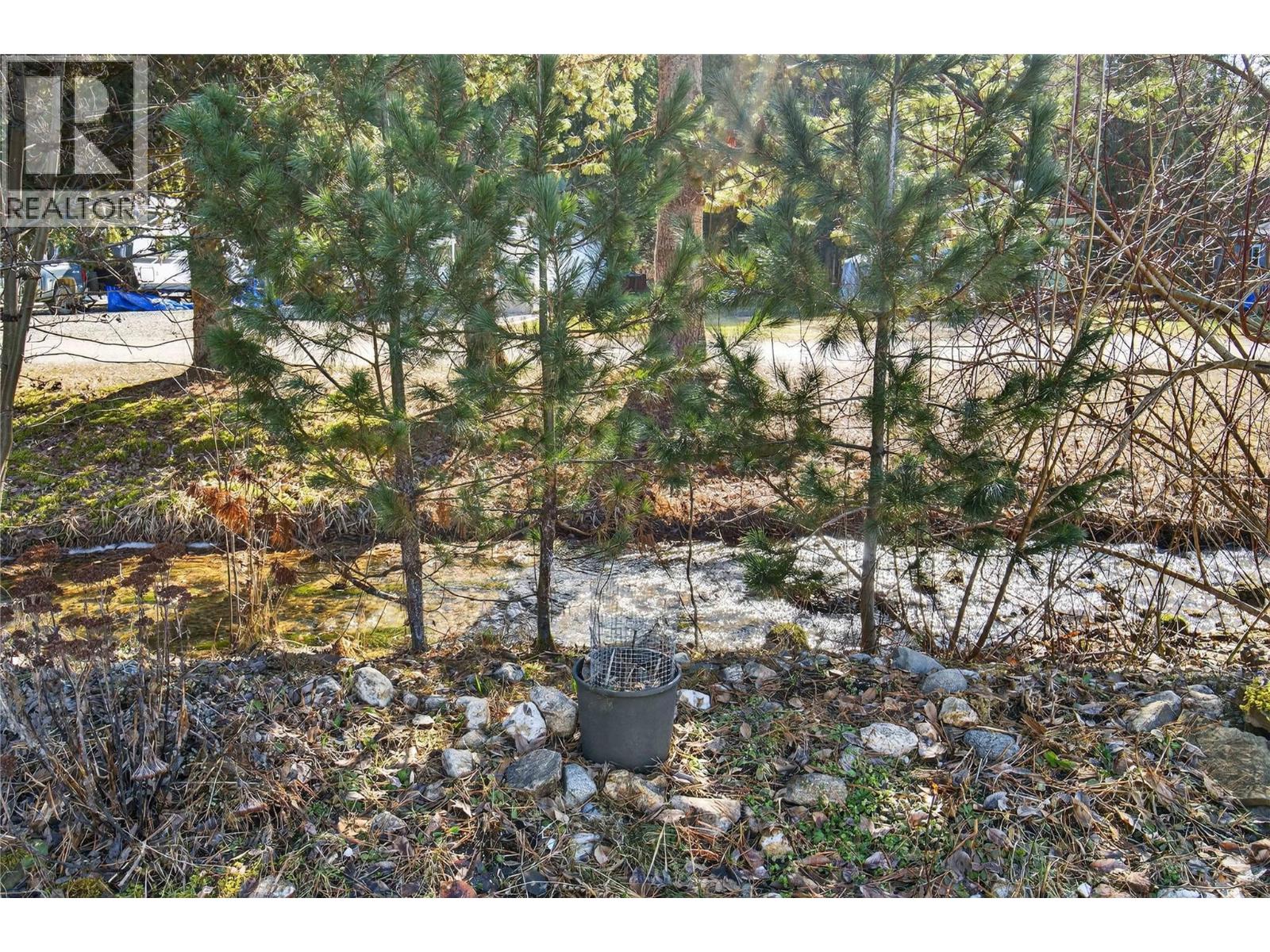 5 HIGHWAY 97A SICAMOUS Sicamous Creek Mobile Home Park Creek Unit# 11, Sicamous