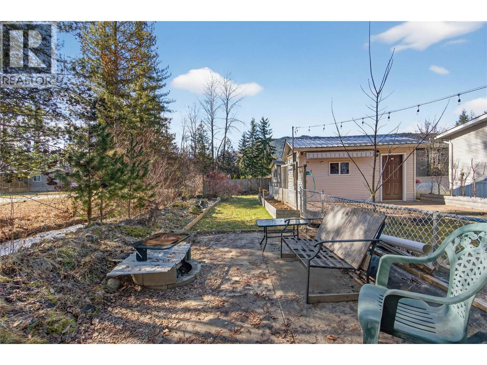 5 HIGHWAY 97A SICAMOUS Sicamous Creek Mobile Home Park Creek Unit# 11, Sicamous