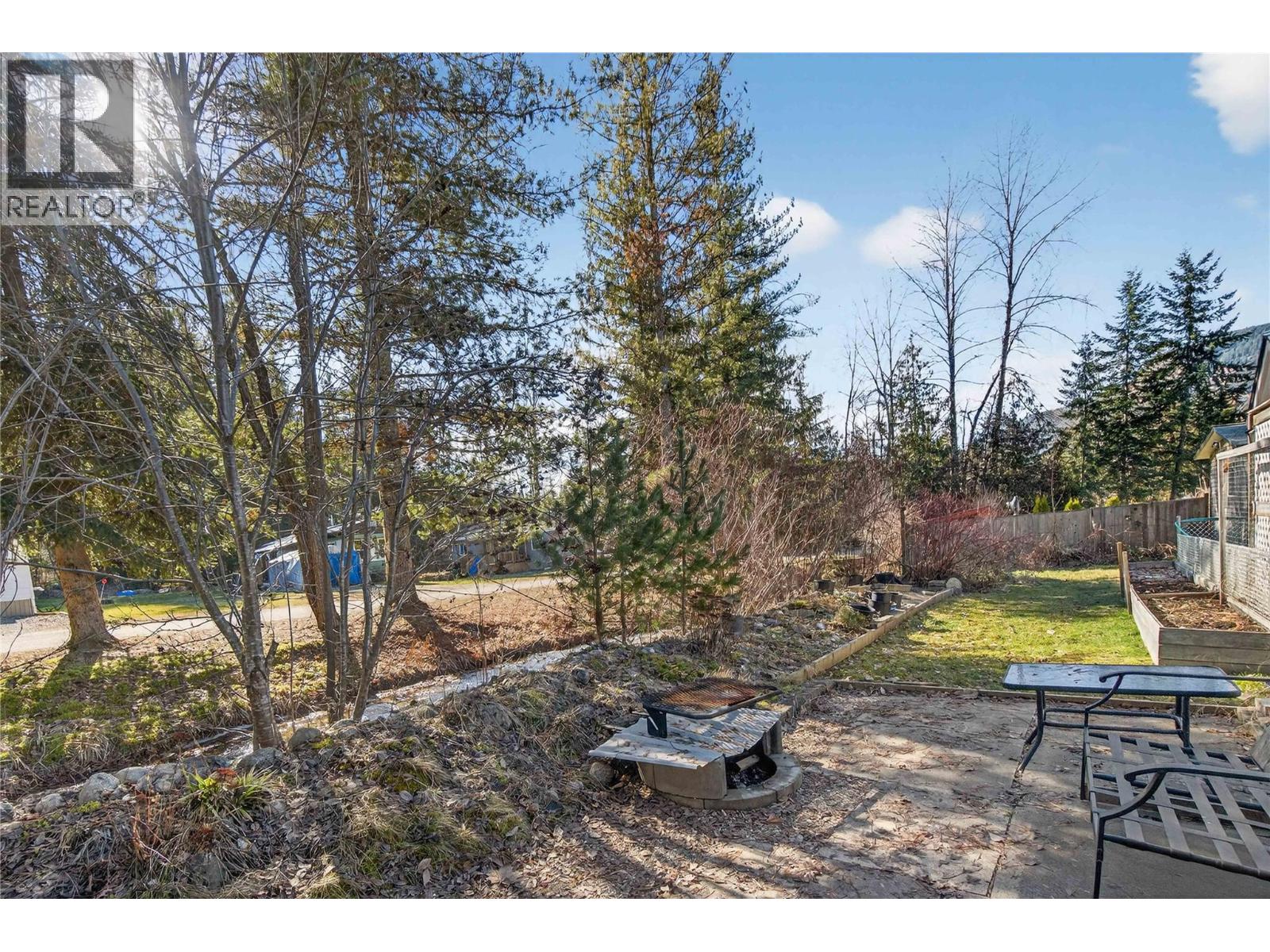 5 HIGHWAY 97A SICAMOUS Sicamous Creek Mobile Home Park Creek Unit# 11, Sicamous