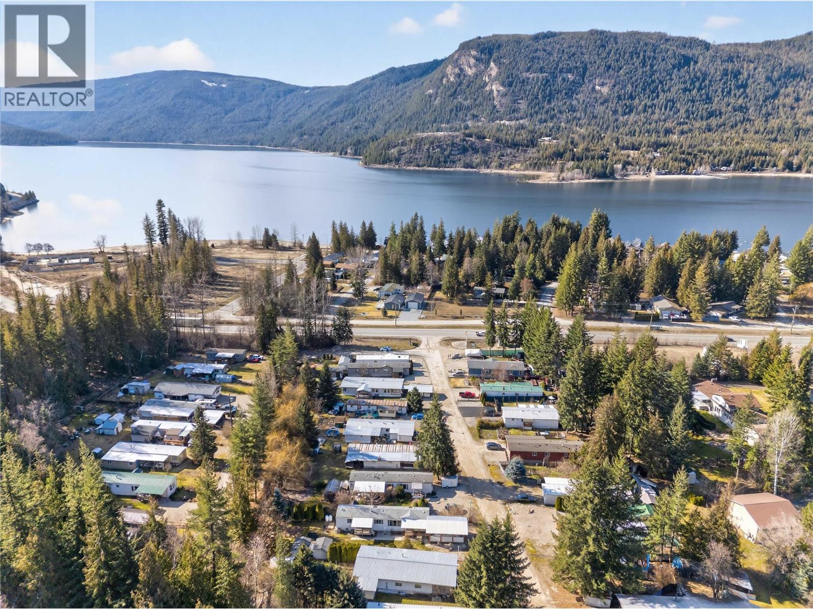 5 HIGHWAY 97A SICAMOUS Sicamous Creek Mobile Home Park Creek Unit# 11, Sicamous