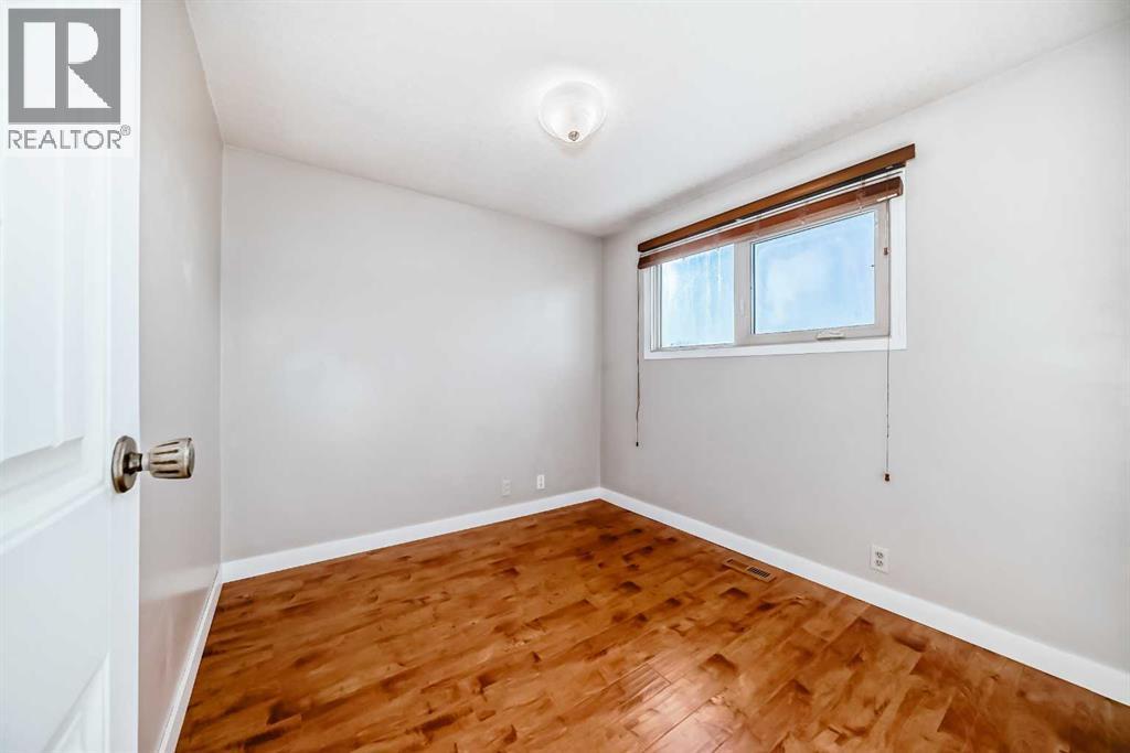 Single Family House Bi-level for Sale in  Whitehaven Road NE Whitehorn Calgary 