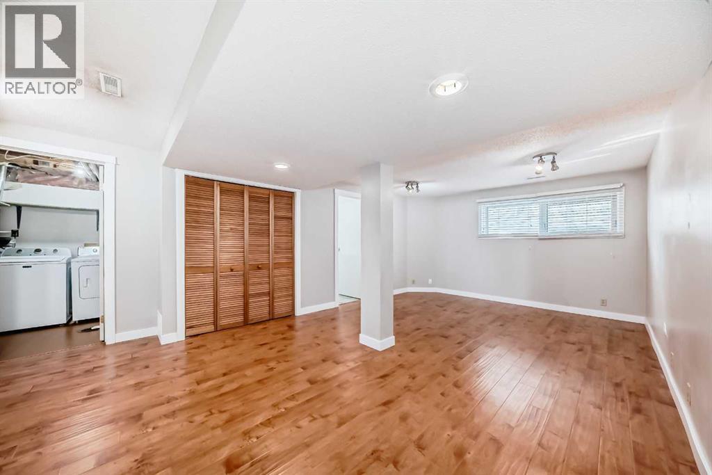 Single Family House Bi-level for Sale in  Whitehaven Road NE Whitehorn Calgary 