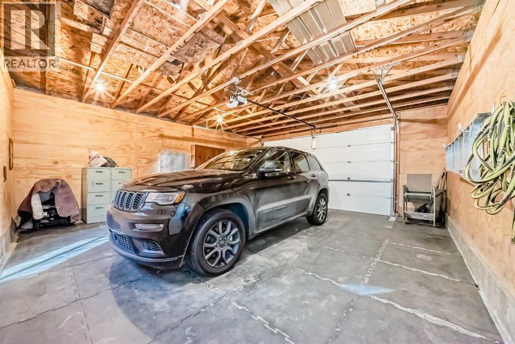 Single Family House Bi-level for Sale in  Whitehaven Road NE Whitehorn Calgary 