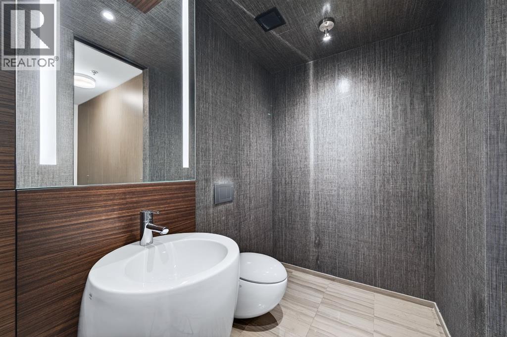 Single Family House for Sale in    Avenue SW Downtown Commercial Core Calgary 