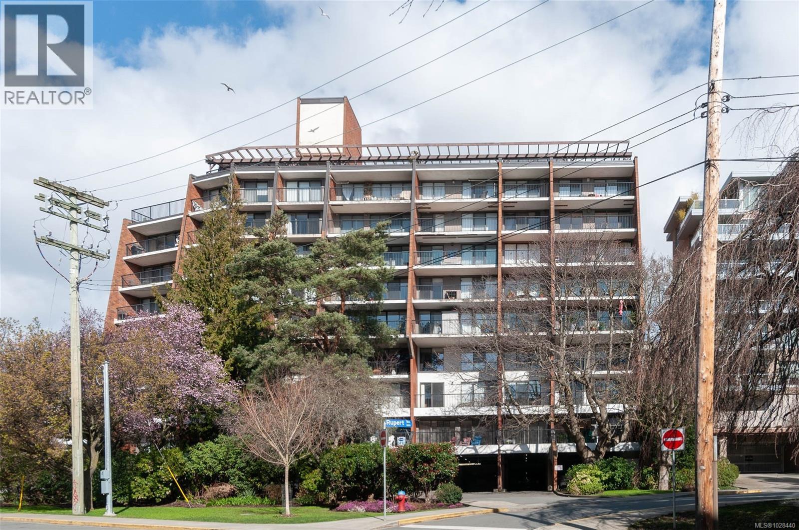 #901 777 BLANSHARD ST - 29