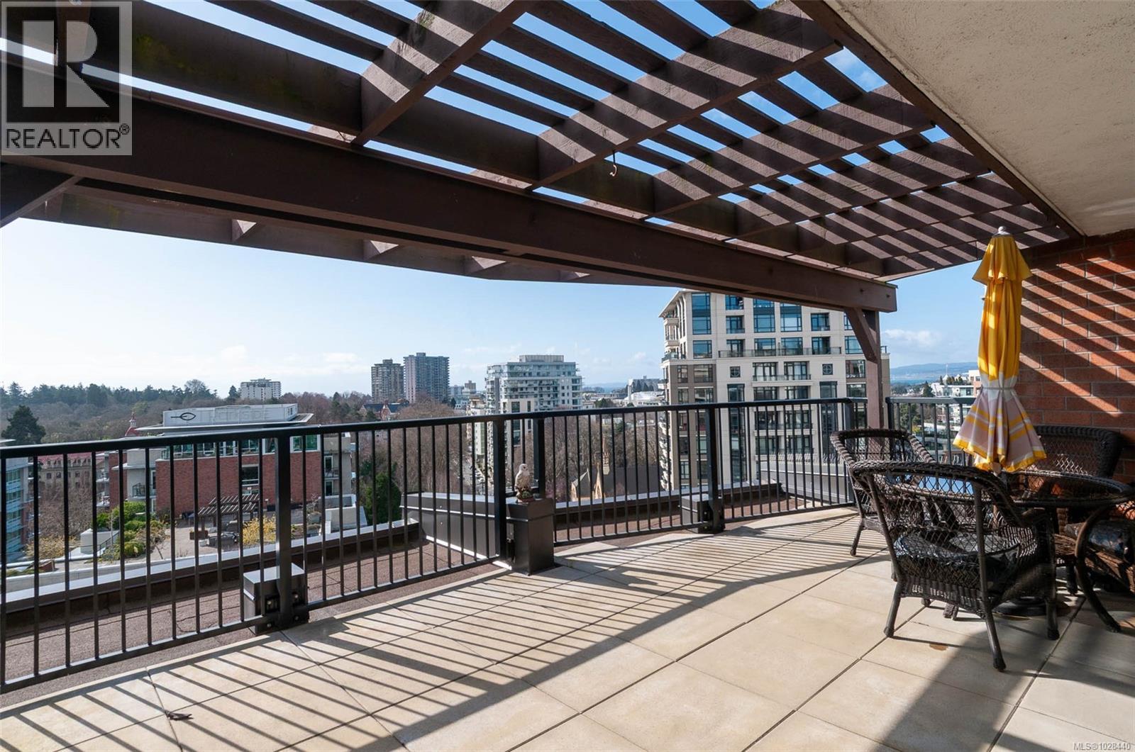 #901 777 BLANSHARD ST - 14