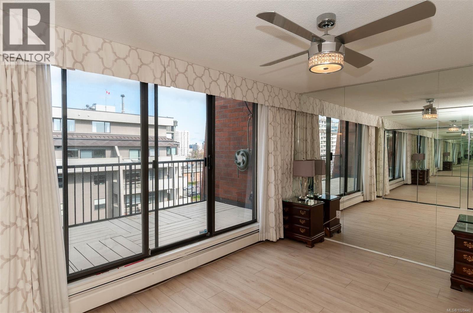 #901 777 BLANSHARD ST - 18