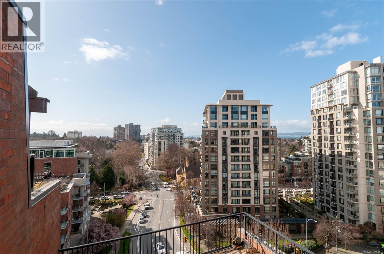 #901 777 BLANSHARD ST - 19