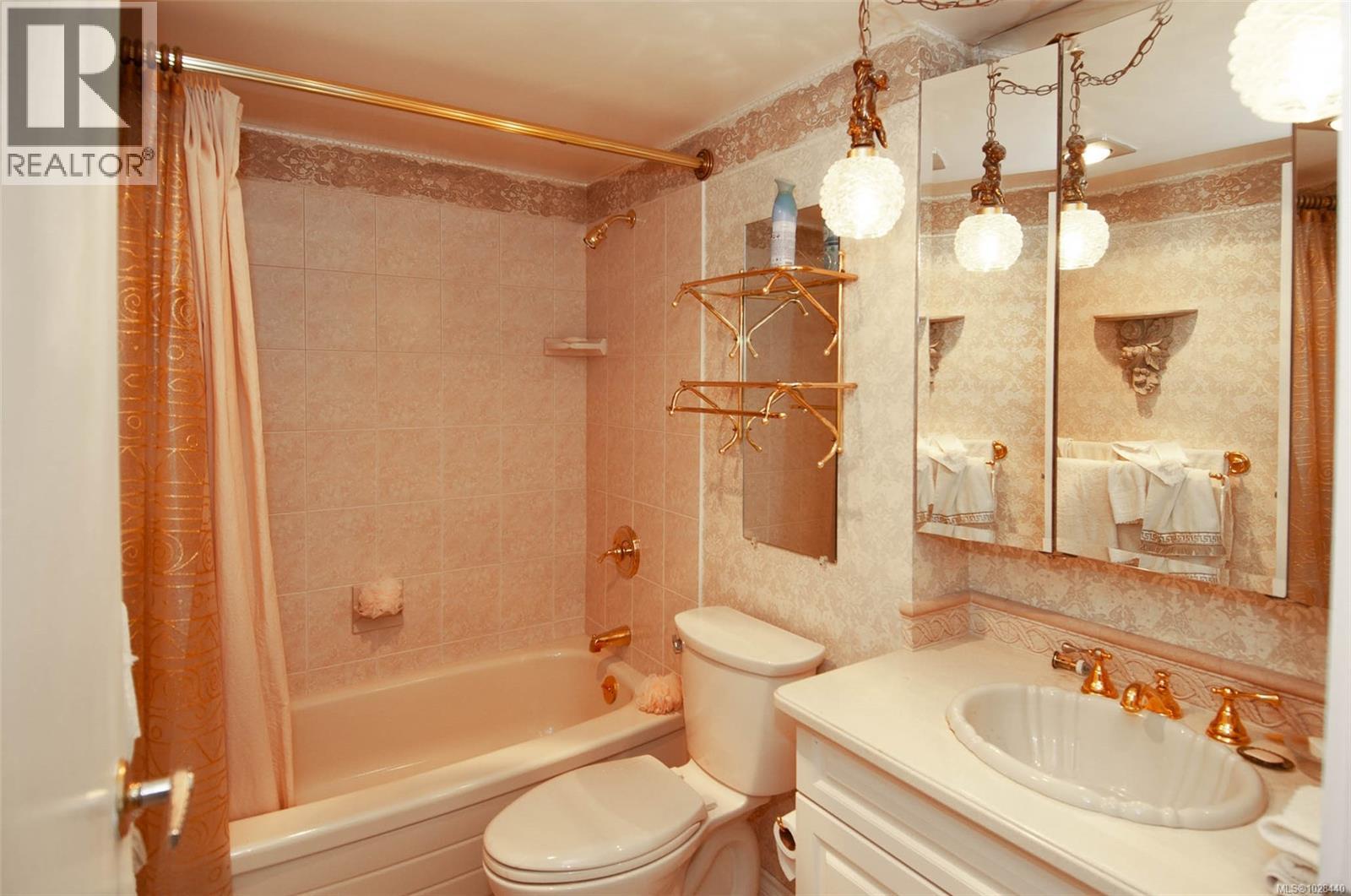 #901 777 BLANSHARD ST - 21