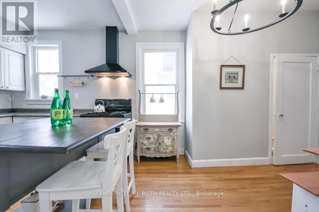39 GROVE STREET W - 23