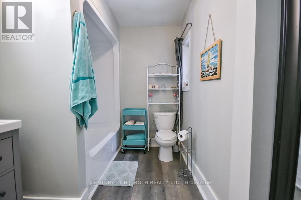39 GROVE STREET W - 26