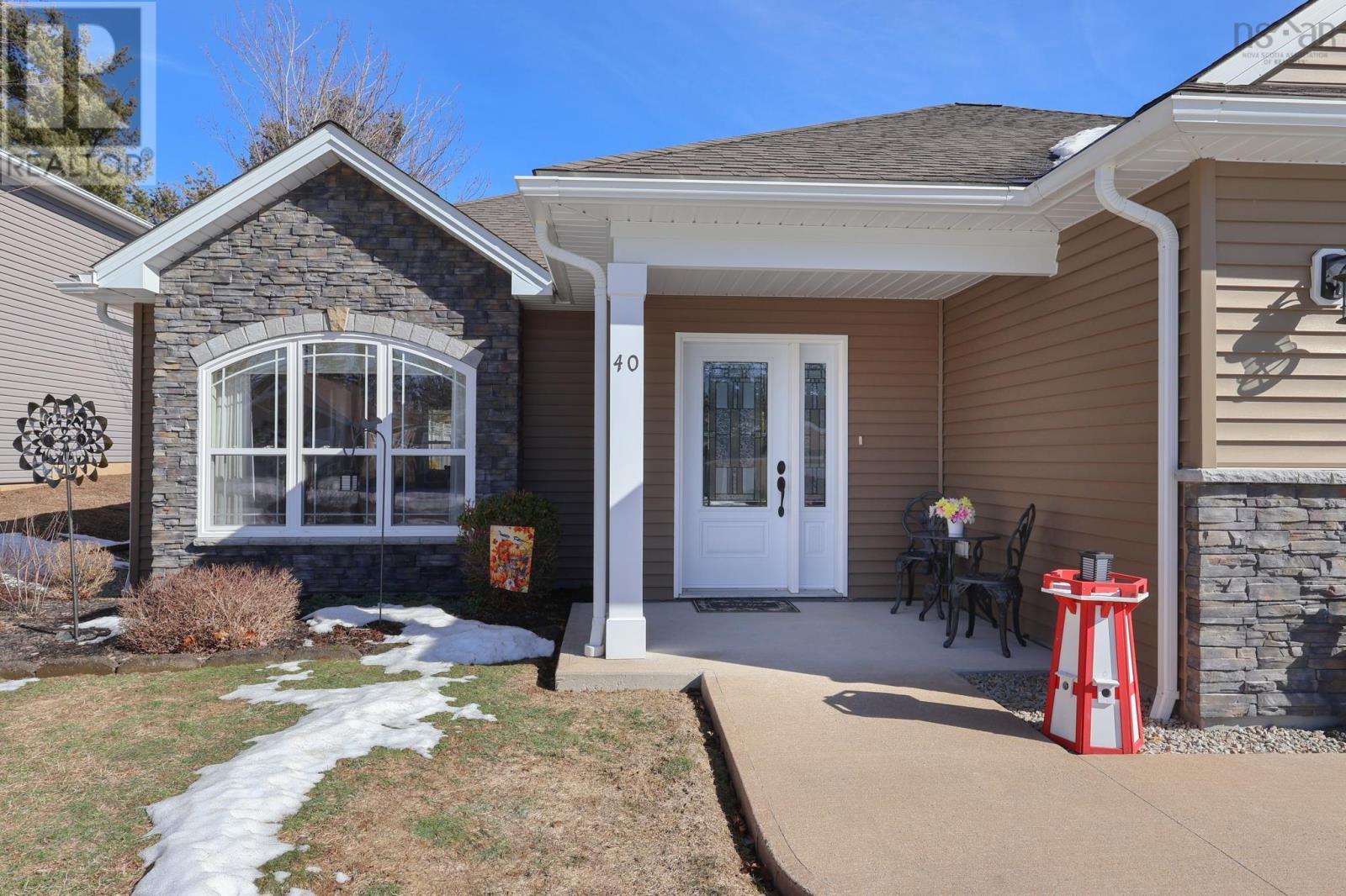 Property 9 of 44 of 40 Dr Ernst Court