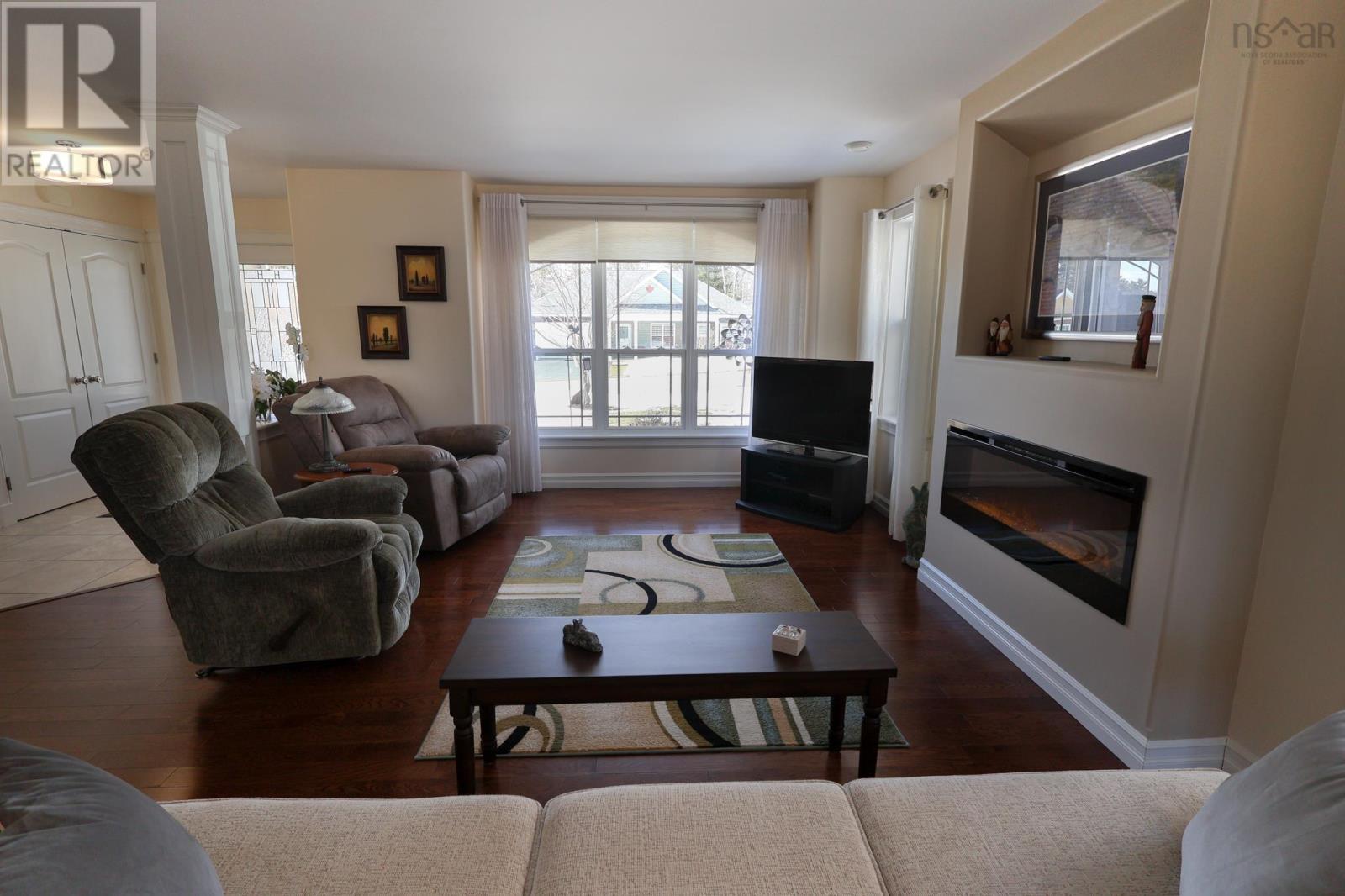 Property 2 of 44 of 40 Dr Ernst Court