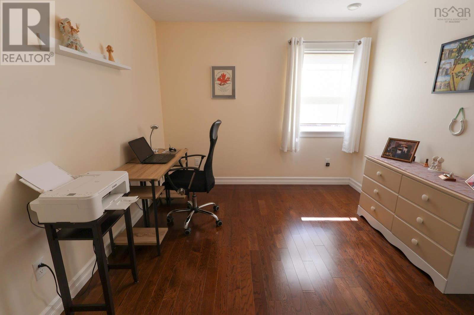 Property 12 of 44 of 40 Dr Ernst Court