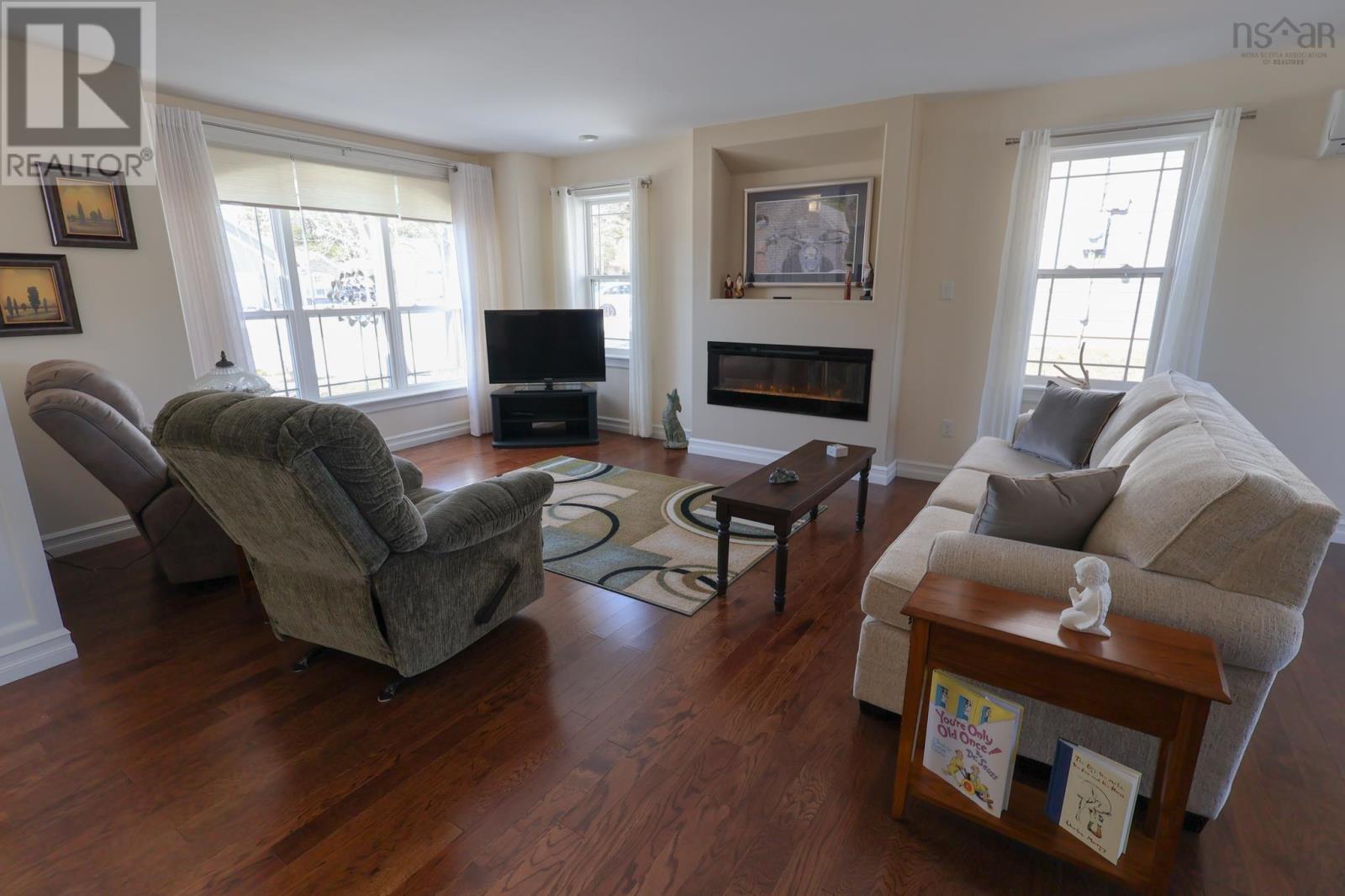 Property 43 of 44 of 40 Dr Ernst Court