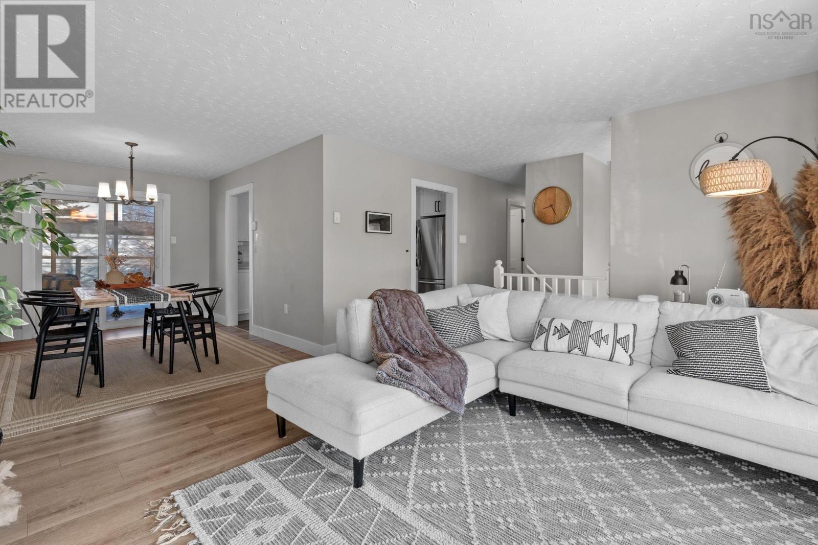 Property 40 of 47 of 107 La Pierre Crescent