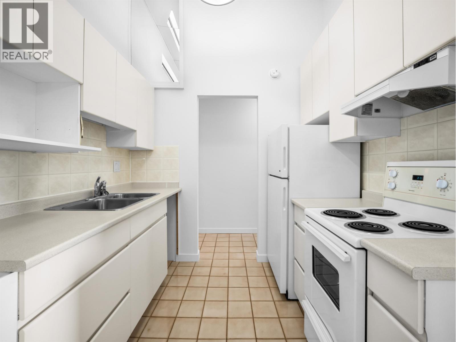 301 134 W 20TH STREET, North Vancouver