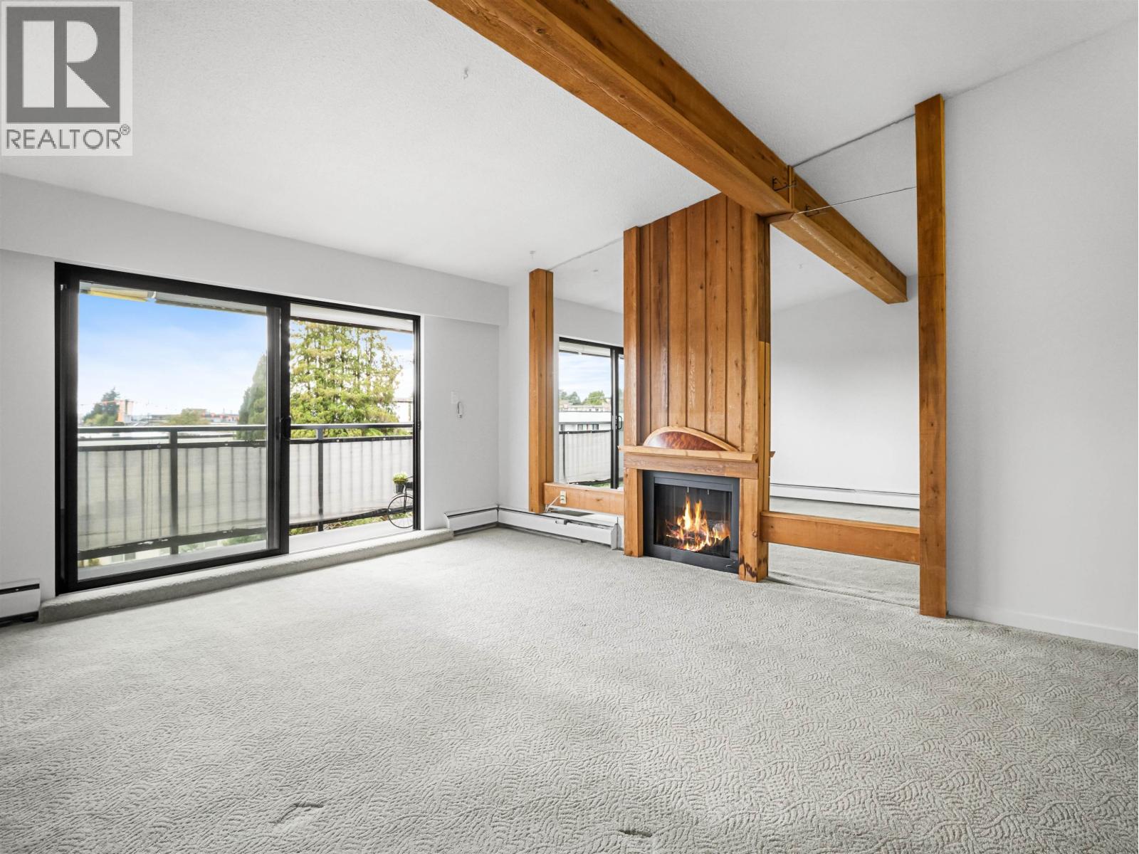 301 134 W 20TH STREET, North Vancouver