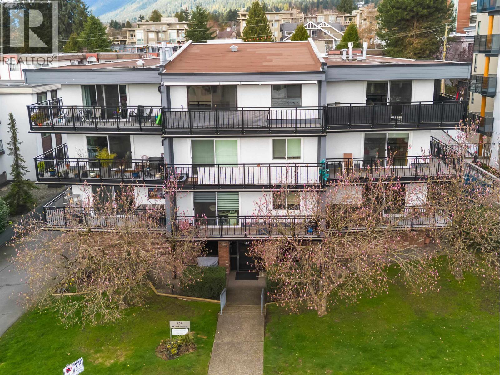 301 134 W 20TH STREET, North Vancouver