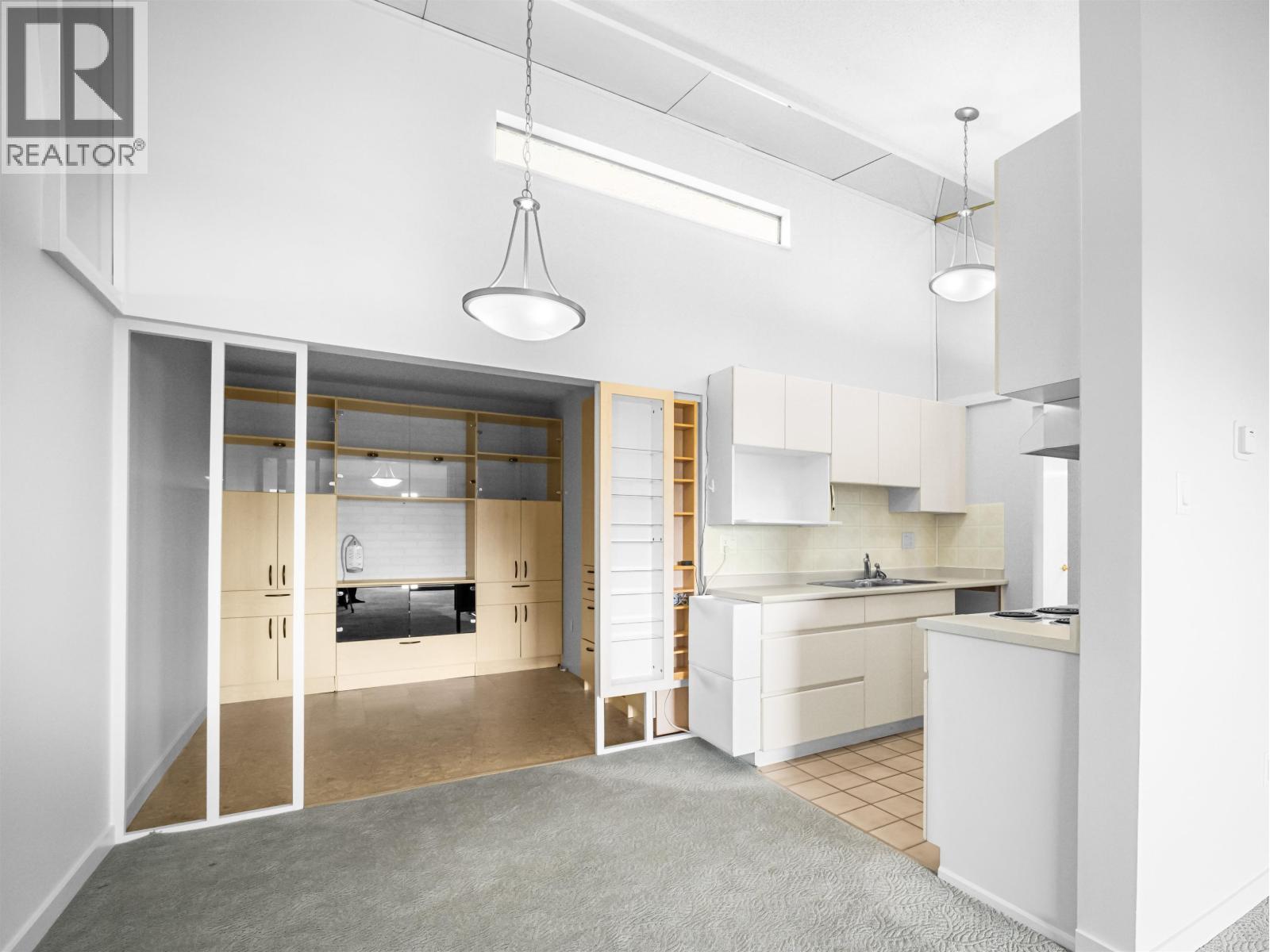 301 134 W 20TH STREET, North Vancouver