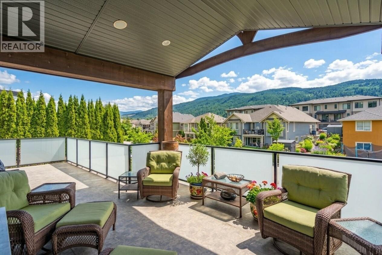  12830 Lake Hill Lane, Lake Country