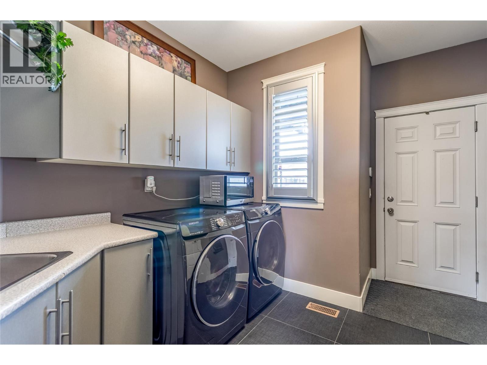  12830 Lake Hill Lane, Lake Country