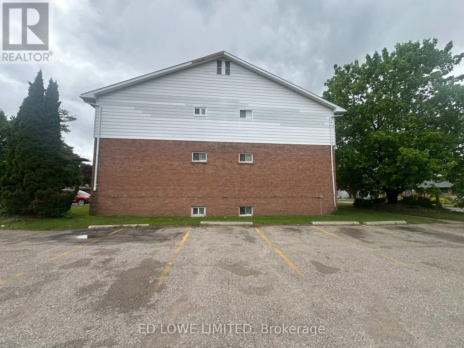 105 WINEWOOD AVENUE W - 6