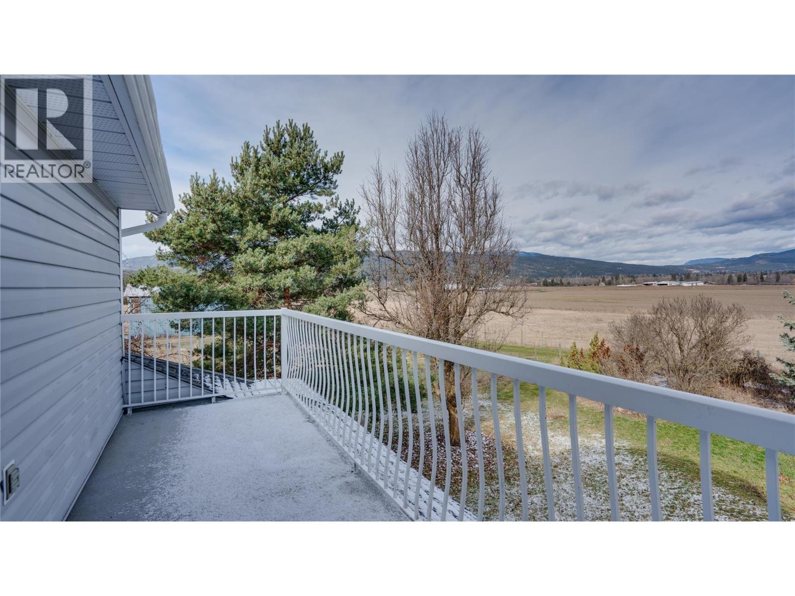 5580 Back Enderby Road, Spallumcheen
