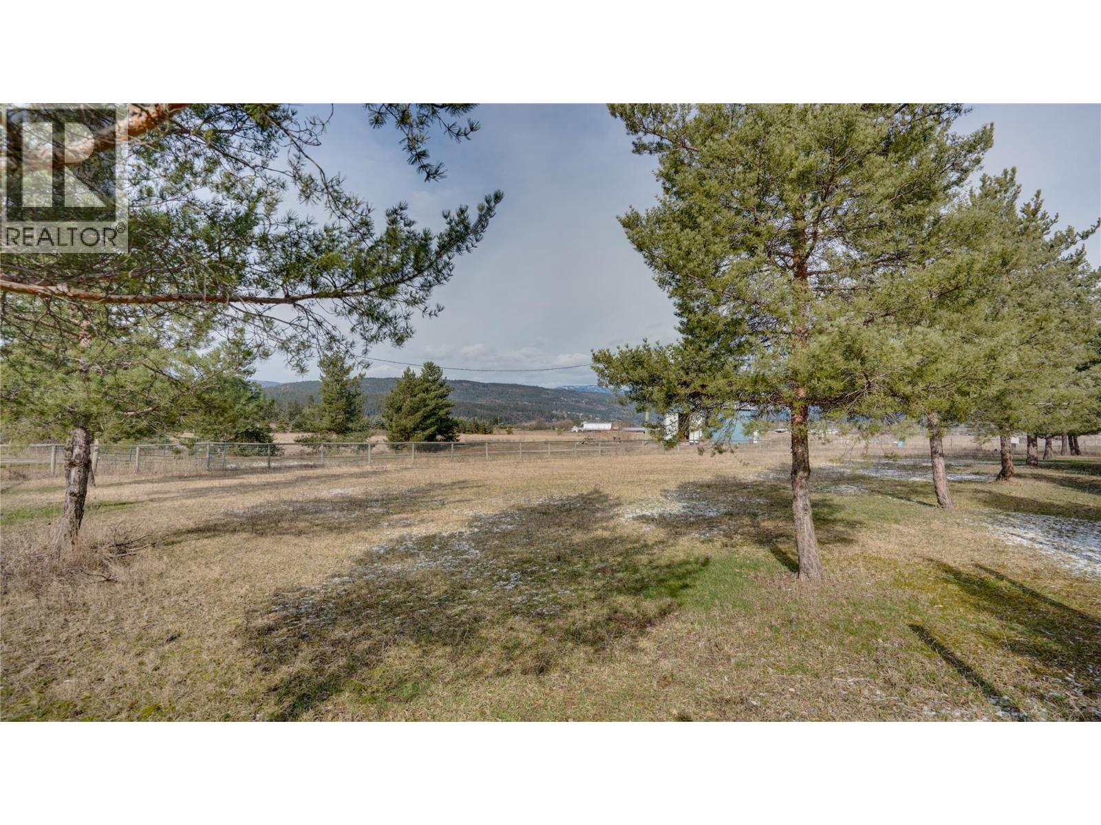 5580 Back Enderby Road, Spallumcheen