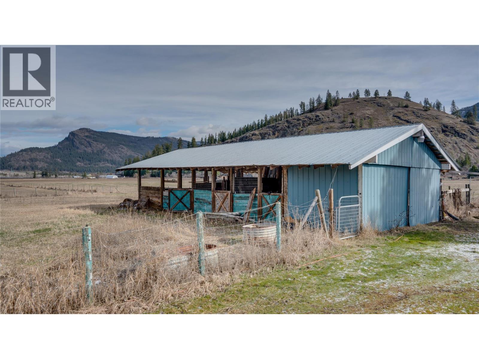 5580 Back Enderby Road, Spallumcheen