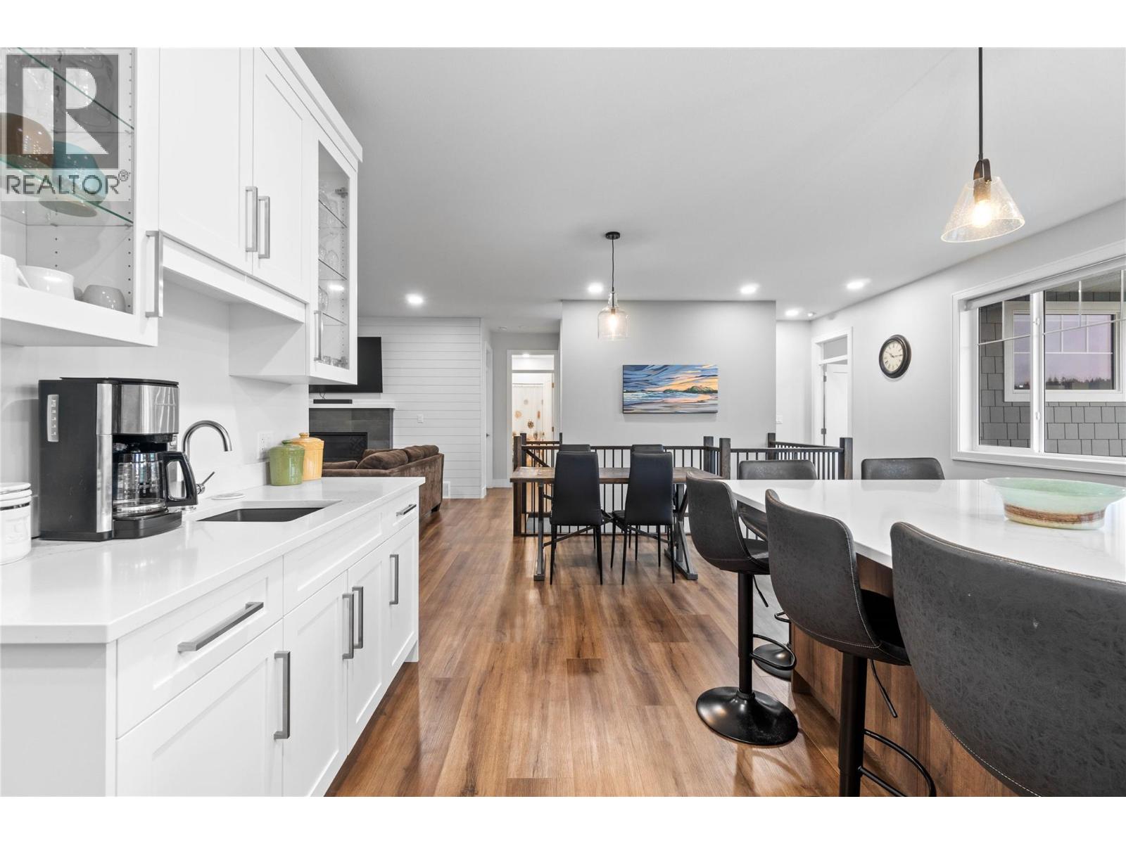 2763 Valleyview Drive, Blind Bay