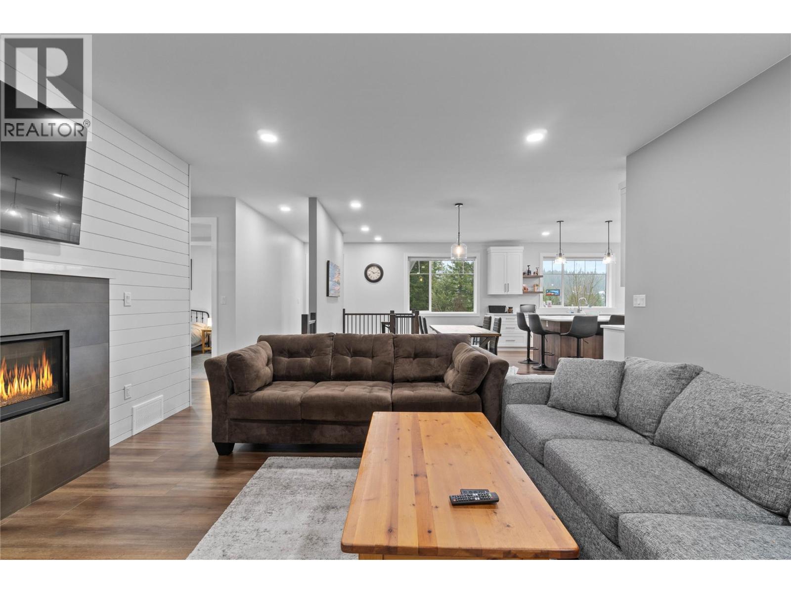 2763 Valleyview Drive, Blind Bay