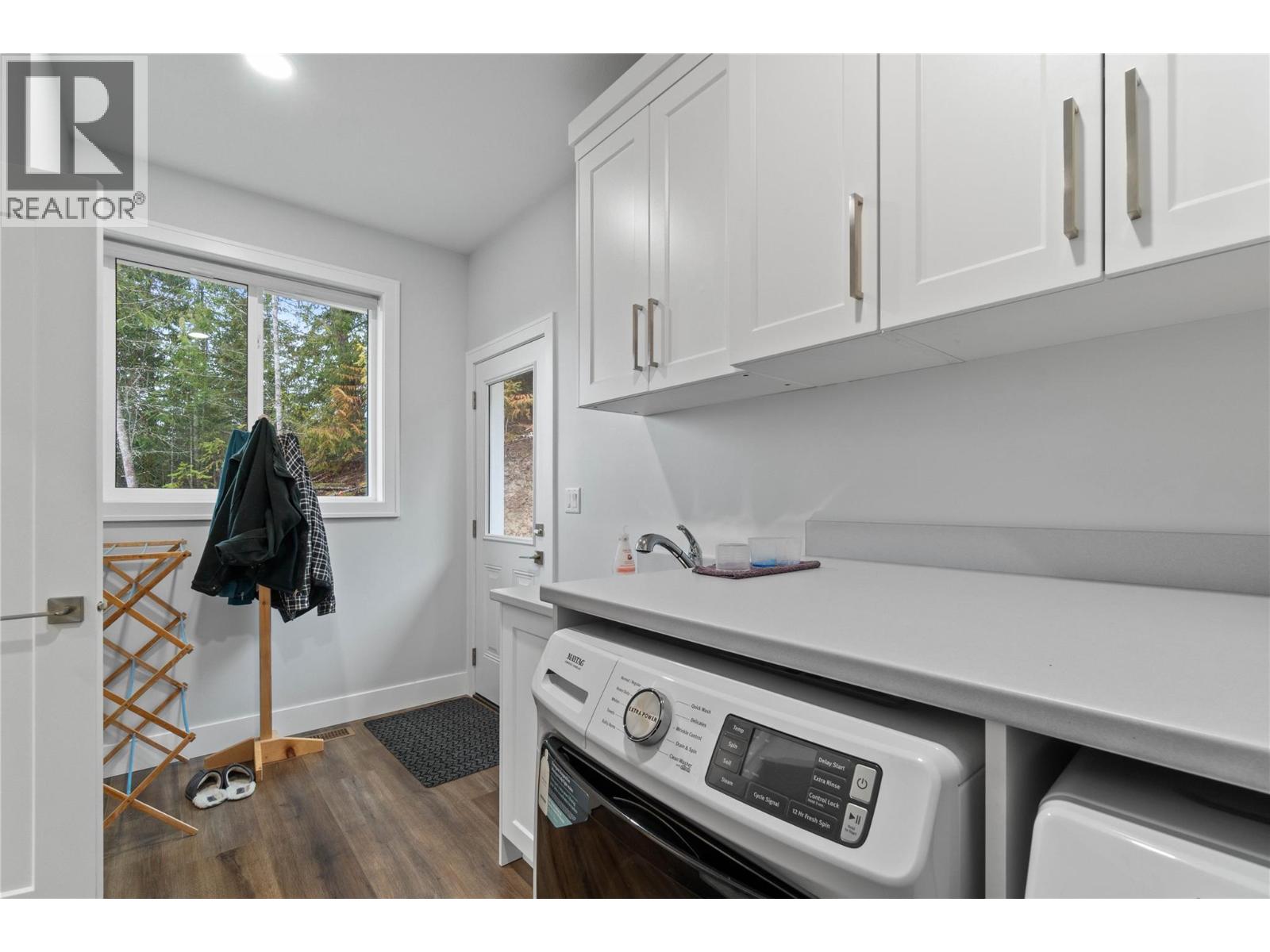 2763 Valleyview Drive, Blind Bay